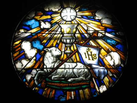 Recoleta Cemetery, Buenos Aires, Familias de Atucha y Sarasa, stained glass