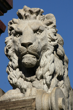 Recoleta Cemetery, Buenos Aires, Ernesto Tornquist, lion