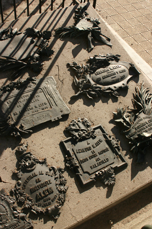 Recoleta Cemetery, Buenos Aires, Caídos en la Revolución del 1890, plaques