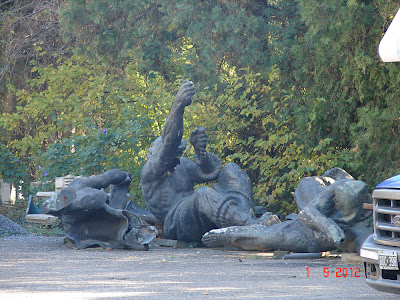 Buenos Aires, Vergottini, Plaza Colombia sculptures