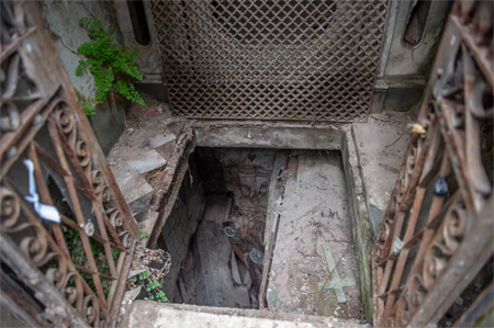 Recoleta Cemetery, Buenos Aires, Camila O'Gorman, vault, Jaime Olivos